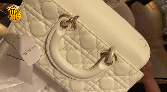 杭州女子近4万元在万象城专柜买的迪奥包是假货 一个细节让她大为震惊 新浪财经 新浪网