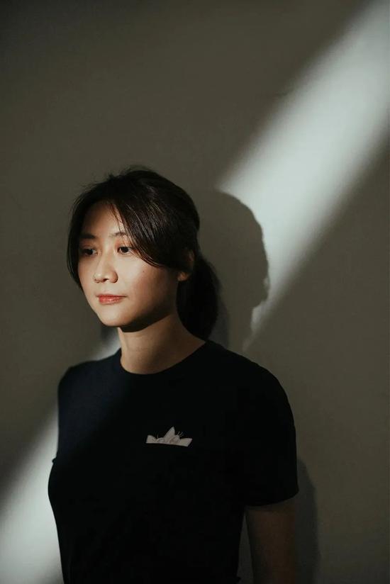 黄绮琳导演去年,导演李冬梅凭《妈妈和七天的时间》提名"威尼斯日最佳