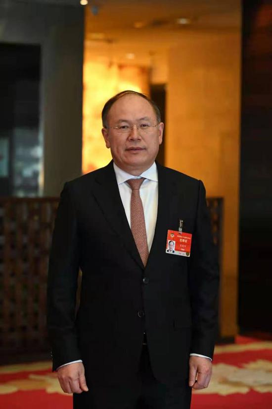 近日,全国政协委员,中信集团副董事长兼总经理奚国华就上述问题接受了