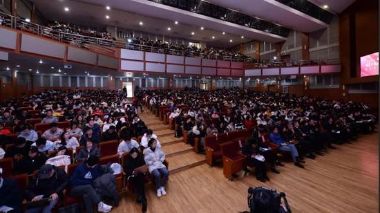 公开课|中国建材集团周育先:企业快速成长离不开