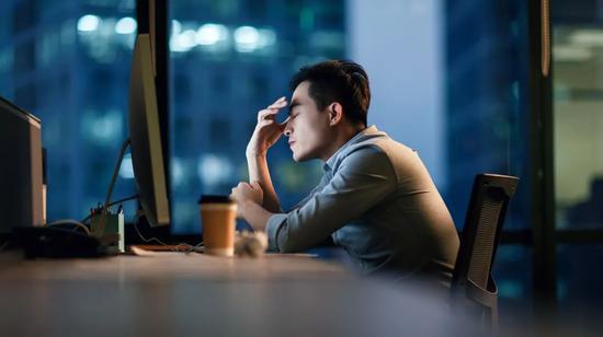 为什么一些成功人士，加起班来比普通员工还凶？