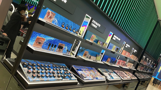 一只口罩，打败“李佳琦”