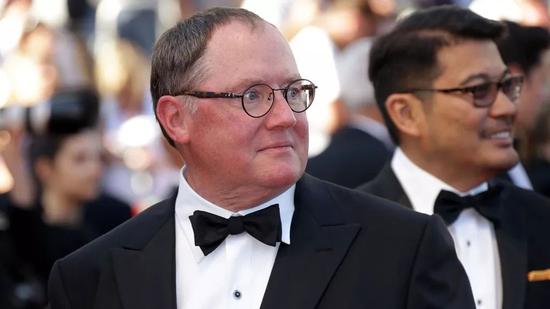 不过，这样的功勋元老最后离开的方式却不大体面。