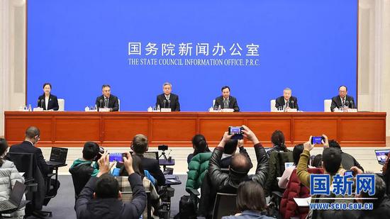 郭树清重磅发声 涉及防范化解金融风险、第三支柱养老保险等