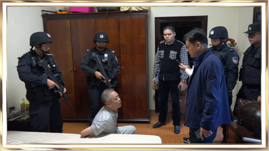 炸掉黑老大的违建大厦这地老百姓才敢举报