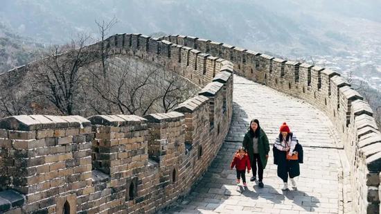 梁建章 中国严峻的人口形势京沪生育率只有0 7 新浪财经 新浪网