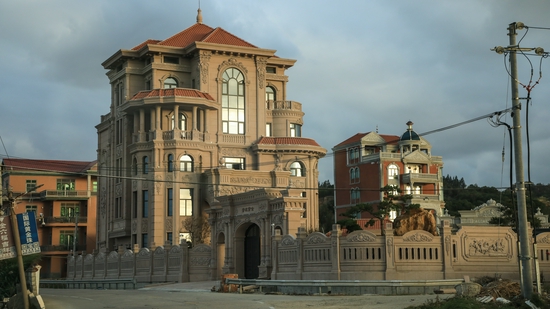 黄金万两换莆田豪宅金三代空着不住也要挣面子