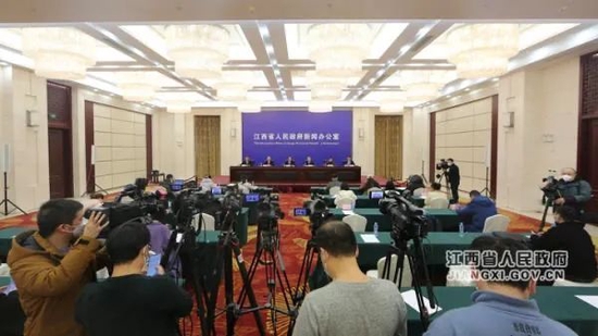 重症0.18%!疫情高峰何时来?吴尊友、多地研判!主动染阳,女星道歉