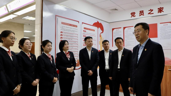 中国银行董事长葛海蛟与广东省委常委、广州市委书记郭永航举行工