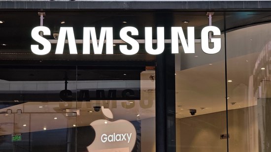 人工智能热潮引发芯片短缺，或致智能手机涨价