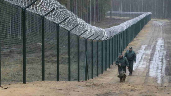 立陶宛新修建的"边界墙".图源:cfp