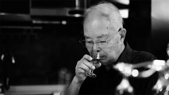 五星酒业发文悼念白酒泰斗梁邦昌