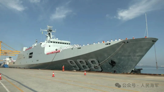 中国海军沂蒙山舰 图源：“人民海军”微信公众号