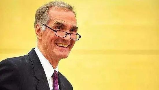 大卫史文森在投资界可以说是比肩巴菲特的大佬,虽然他在中国并没有