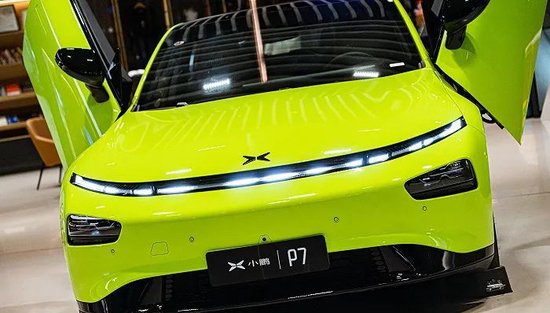 近300位小鹏P7车主联名维权