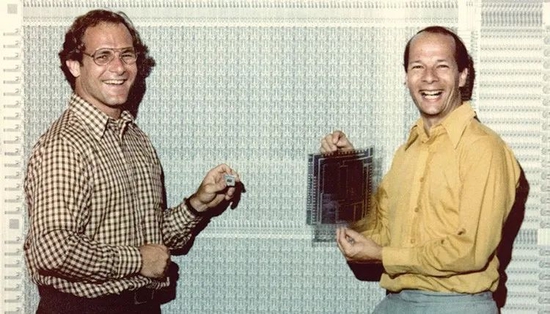 David Patterson（左）和Carlo Séquin，1981年