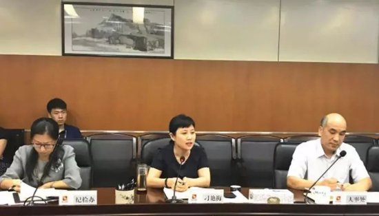 　（图中：刁艳梅）