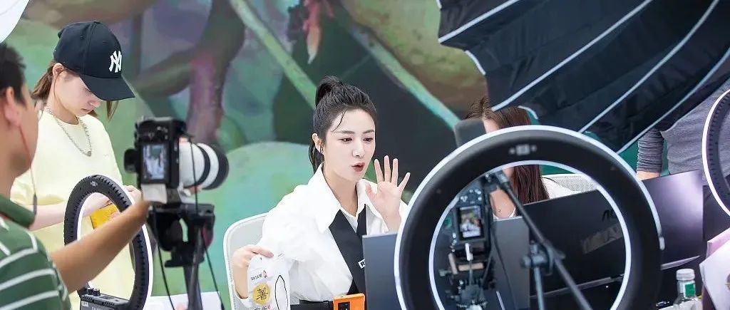 经济日报：薇娅偷逃税被罚！释放三个信号