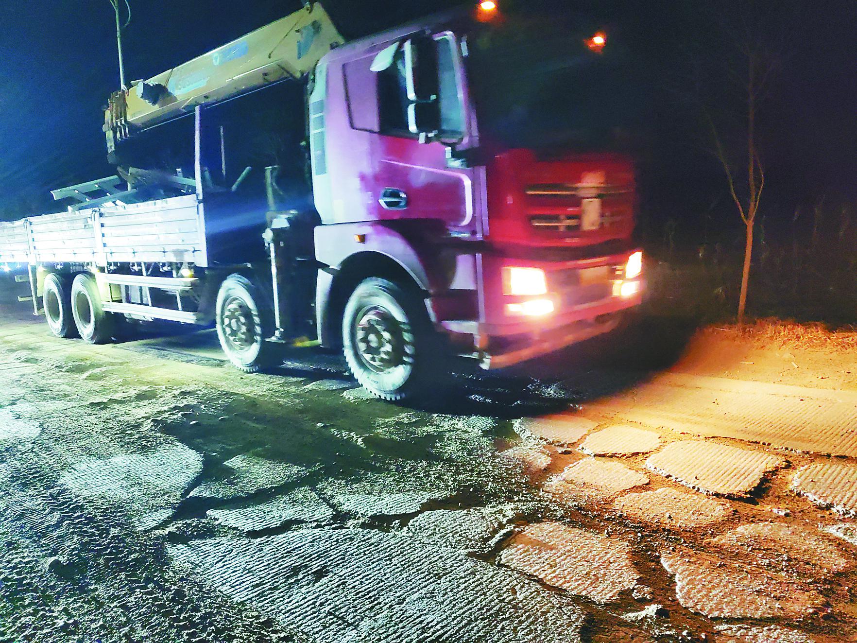 黑龙江多地段公路破损严重：路面坑洼龟裂成鱼鳞 周边群众盼维修