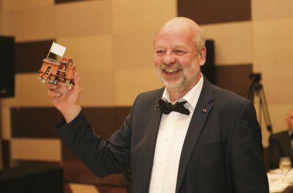 获颁 2018年“吕志和奖—持续发展奖”的汉斯-约瑟夫·费尔先生，在德国有“再生能源之父”之称