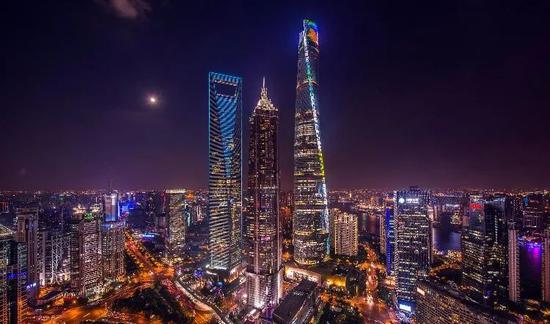 实施住房限售政策放宽落户限制 上海频出新政防控人才