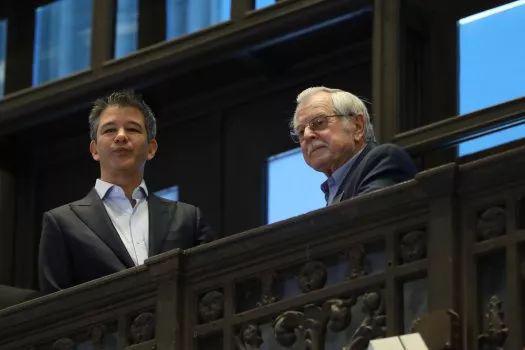 Kalanick和父亲在纽交所观看上市仪式&nbsp;图：Mercury news