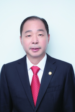 全国人大代表、德力西董事局主席胡成中：支持温州创建金改“示范区” 鼓励“科研创富”