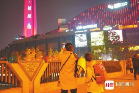 电子竞技新物种诞生：从传统电脑前到移动端手