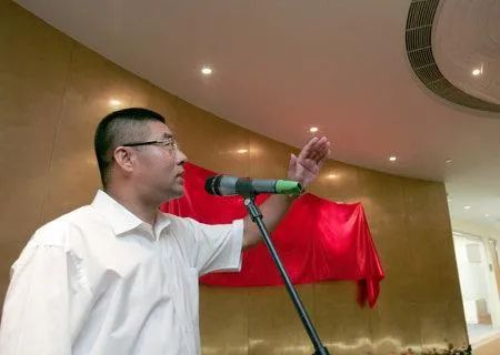 王文学检讨了 但那些“被招商”老板竟然惨过996