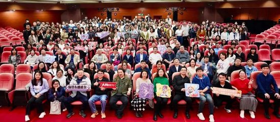 副总编辑,南方周末报社党委书记,主编,南方人物周刊主编王巍总结道