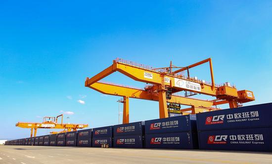 托斯登•耶里尼克：中欧班列的实体联系对经济复苏至关重要