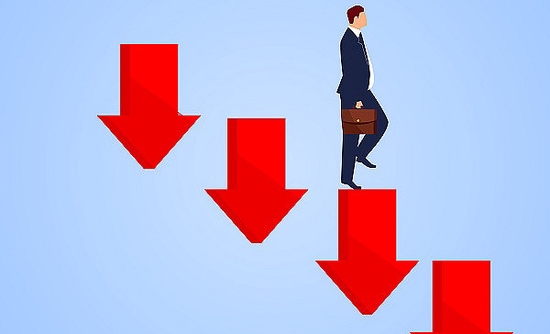 “大跌13%让出券商“市值一哥”宝座 东方财富上演现实版“关灯吃面”