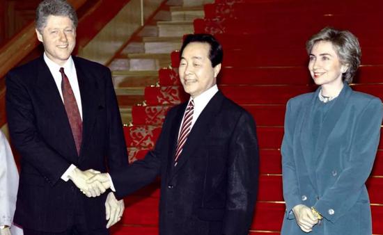 韩国1997 枪顶在脑门上的谈判 手机新浪网 韩国1997 枪顶在脑门上的谈判 手机新浪网