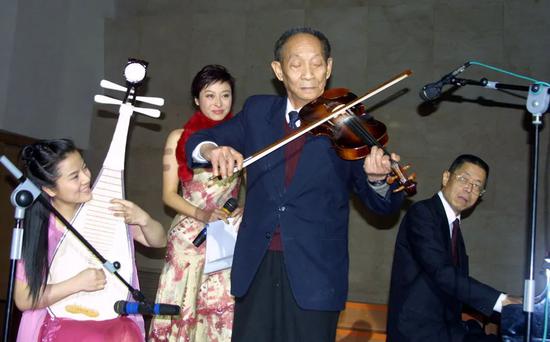 对袁隆平院士最好的纪念,是传承,是行动