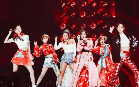 起底饭圈鄙视链:粉头有权势、白嫖遭白眼 退圈者说厌倦了无脑行为