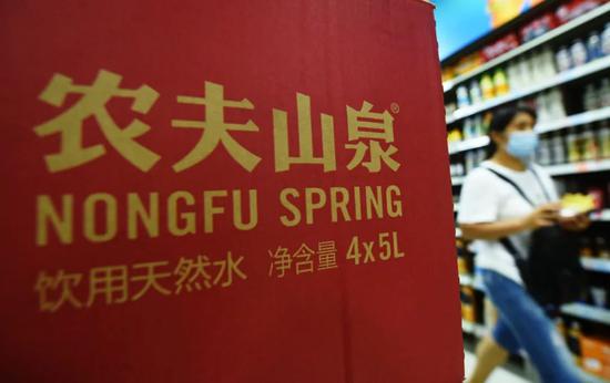 投资者挤爆服务器 农夫山泉H股有点甜？