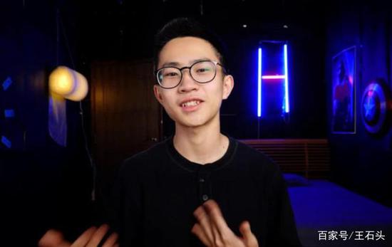 何同学采访苹果CEO库克上热搜 网友表示自愧不如