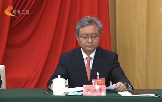 新闻画面显示,唐山市委书记武卫东也参加了上述会议.