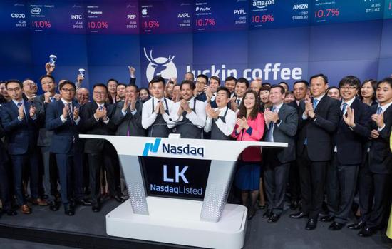 IPO现场出现杨飞身影