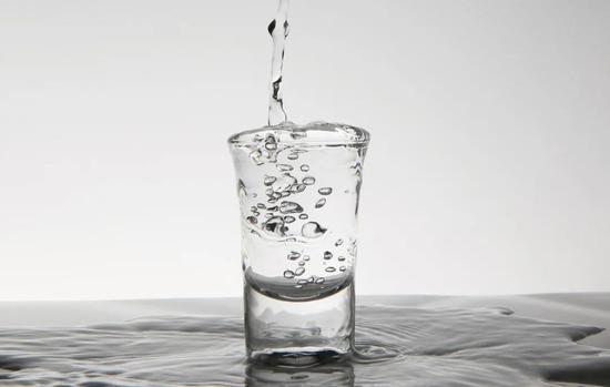 五粮液月赚18亿 离茅台还有多远？