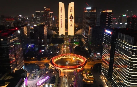 舍得酒业双品牌亮相糖酒会，“老酒+名酒”双加持势能强劲