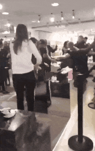 Balenciaga辱华事件