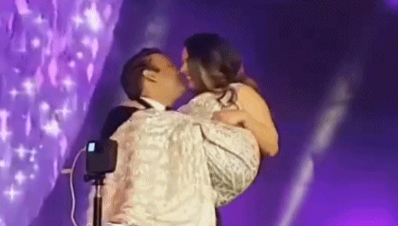 再一家人跳舞．．．．．．