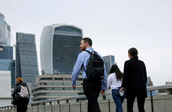 六分之一英国雇主预计AI将导致裁员