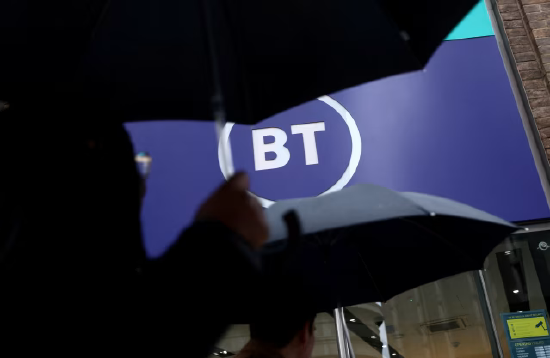 英国电信宣布将与威瑞森组建合资公司，同时下调了 2027 财年业绩预期。
