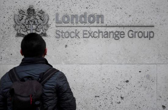 疫情致消费暴跌 英国年轻人将多余的钱用来炒股