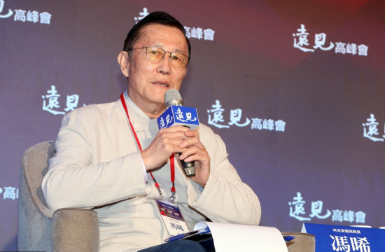 冯晞：现在是摸着AI过河，而且要快