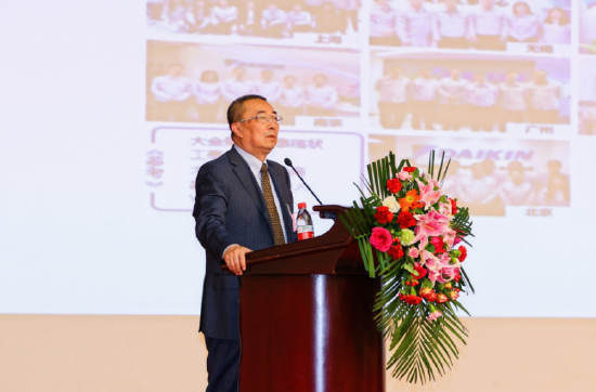 陈俊杰：利用AR眼镜提供维修服务