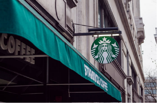 好看视频:苏宁消费券包-星巴克CEO年薪酬缩水4.5亿元！ 国内零工已取代咖啡师，店员下场推销成常态
