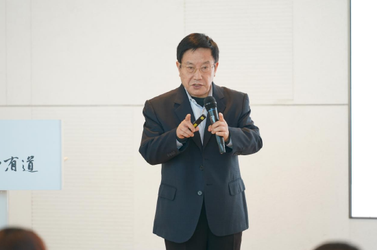 亚洲金融合作协会创始秘书长、中国银行业协会原专职副会长杨再平